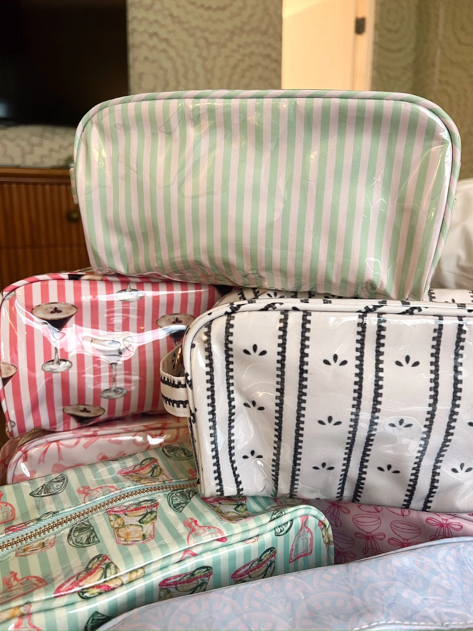 KenzKustomz Clear Coat Toiletry Dopp Kit - Image 33