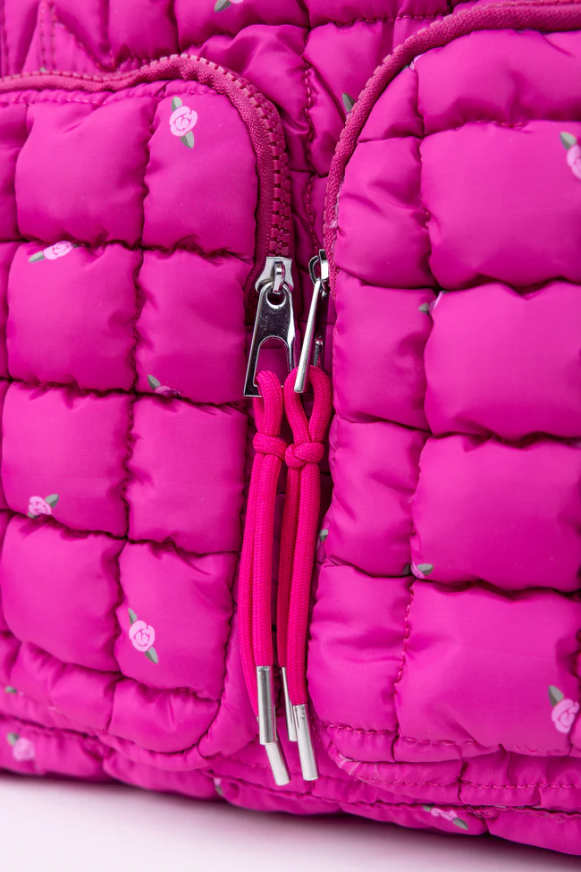 Haylie Fuchsia Petal Pop Quilted Weekender Bag - Image 6