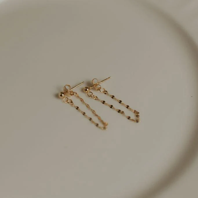 Izzy Gold Chain Earrings - Image 6
